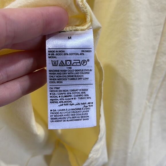 OLD NAVY Spring Yellow Cap tie sleeve button down blouse SZ Medium - Picture 9 of 9